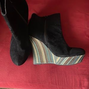 Stylish Wedge Platform!